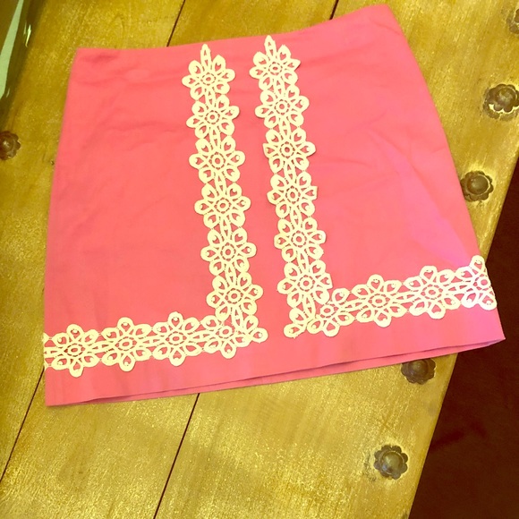 Lilly Pulitzer Dresses & Skirts - Lilly Pulitzer mini skirt . Size : 6